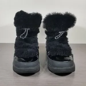 UGG Highland Shearling Waterproof Bootie Black Leather Womens Size 8 39